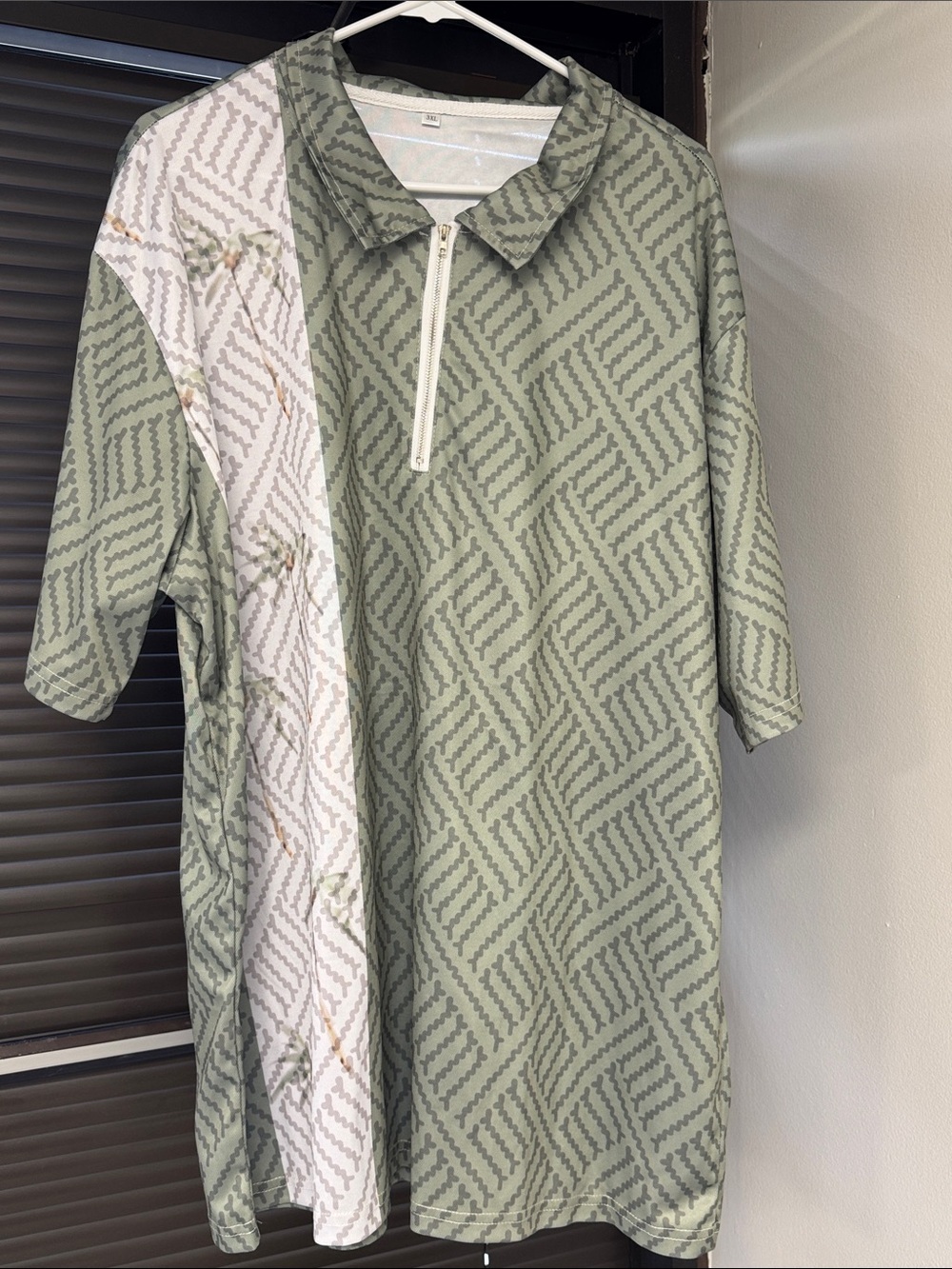 Amazon Men's Sage Green and White Patterned Dress Shirt